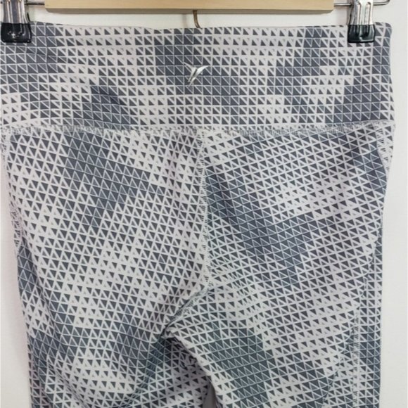 Old Navy Compression athletic leggings white gray - Picture 4 of 8
